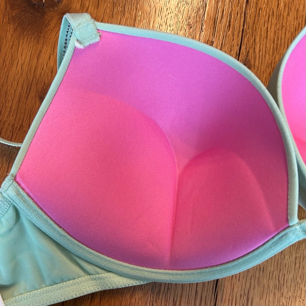 Victoria’s Secret PINK Wear Everywhere Super Push Up Rhinestone Bra Sz 32DD - Picture 3 of 6